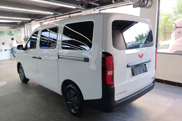 Used Wuling Rongguang EV 2026 Model 310km Standard Bus Version Rear Left 45 Deg