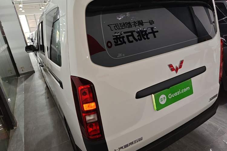 Used Wuling Rongguang EV 2026 Model 310km Standard Bus Version Rear Left 45 Deg