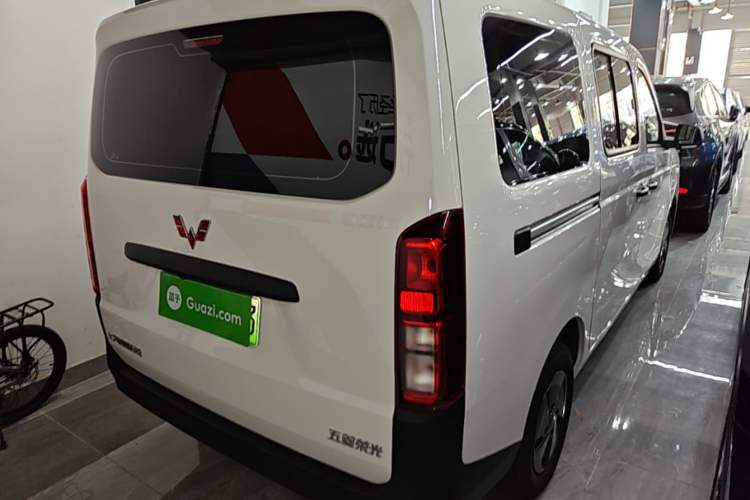Used Wuling Rongguang EV 2026 Model 310km Standard Bus Version Rear Right 45 Deg