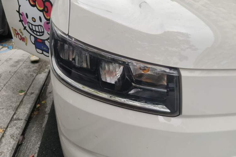 Used Wuling Rongguang EV 2026 Model 310km Standard Bus Version Right Front Headlight