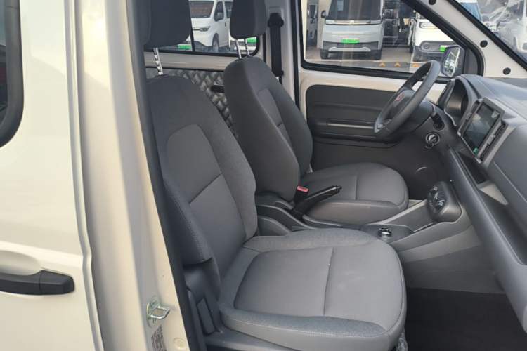 Used Wuling Rongguang EV 2026 Model 310km Standard Bus Version Right Front Seat