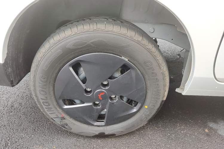 Used Wuling Rongguang EV 2026 Model 310km Standard Bus Version Right Rear Wheel Hub