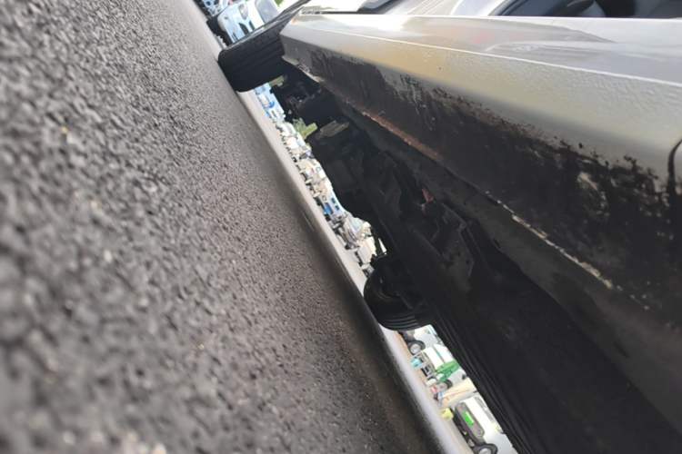 Used Wuling Rongguang EV 2026 Model 310km Standard Bus Version Right Side Sill