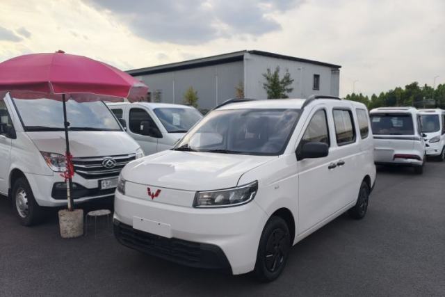Used Wuling Rongguang EV 2026 Model 310km Standard Bus Version