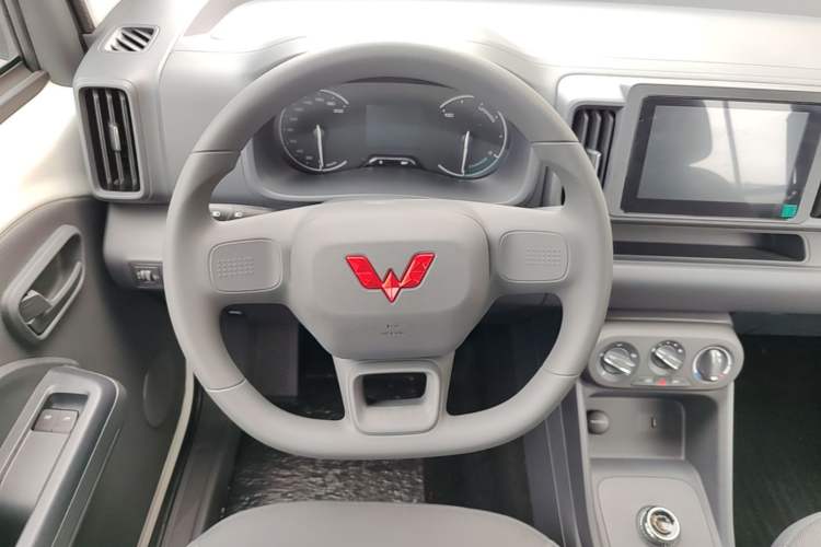 Used Wuling Rongguang EV 2026 Model 310km Standard Bus Version Steering Wheel