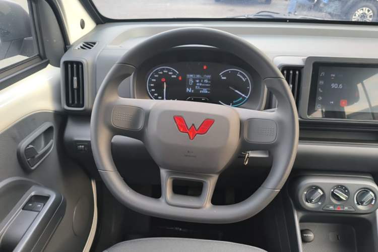 Used Wuling Rongguang EV 2026 Model 310km Standard Bus Version Steering Wheel