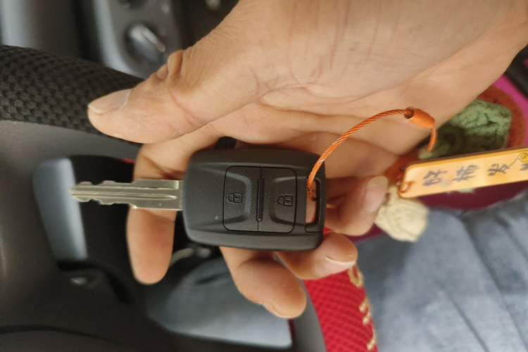 Used Wuling Rongguang EV 2026 Model 310km Standard Bus Version Vehicle Key