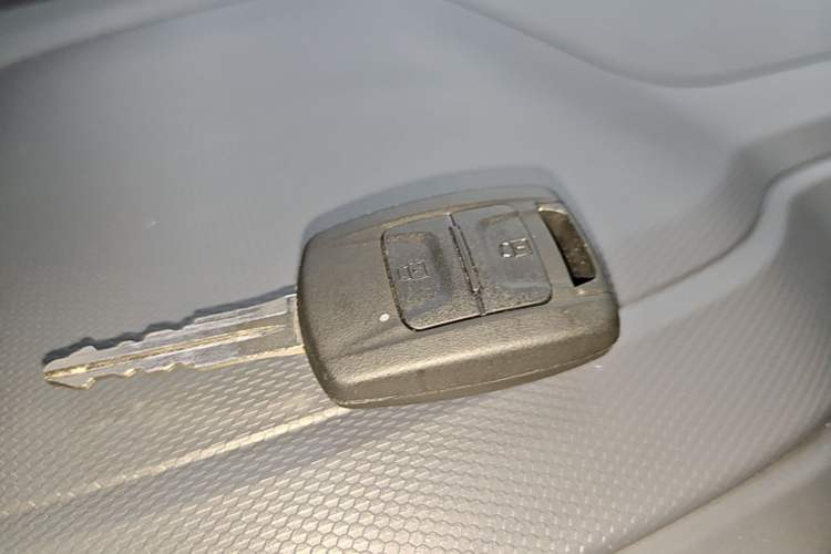 Used Wuling Rongguang EV 2026 Model 310km Standard Bus Version Vehicle Key