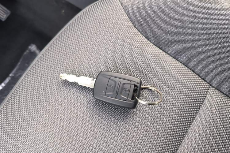 Used Wuling Rongguang EV 2026 Model 310km Standard Bus Version Vehicle Key