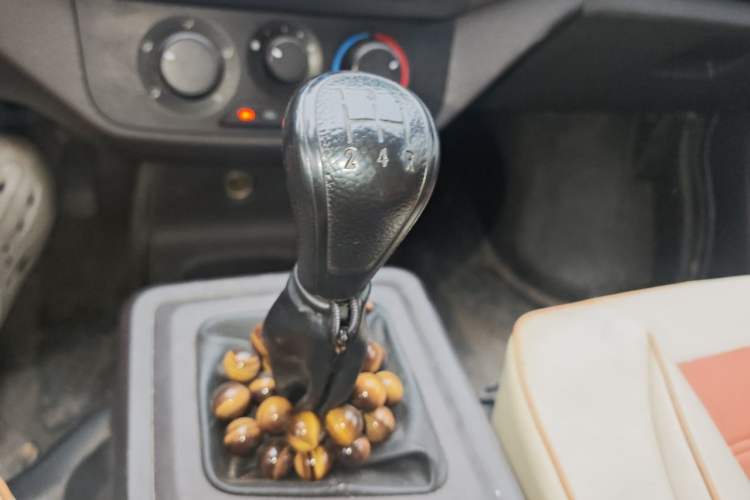 Used Wuling Rongguang New Truck 2018 1.5L Double-Cab L3C Gear Lever