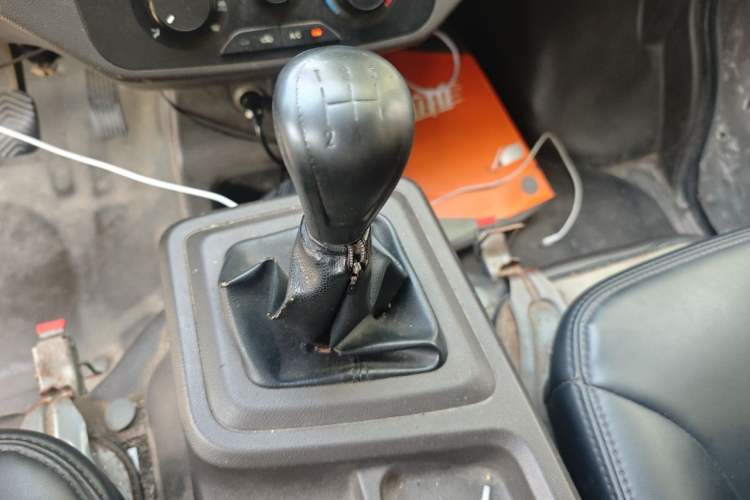 Used Wuling Rongguang New Truck 2018 1.5L Single-Row L3C Gear Lever