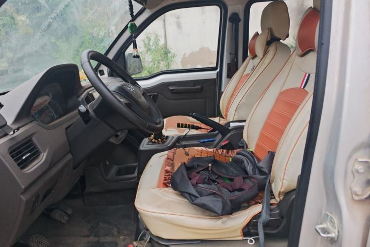 Used Wuling Rongguang New Truck 2018 1.5L Double-Cab L3C Left Front Seat