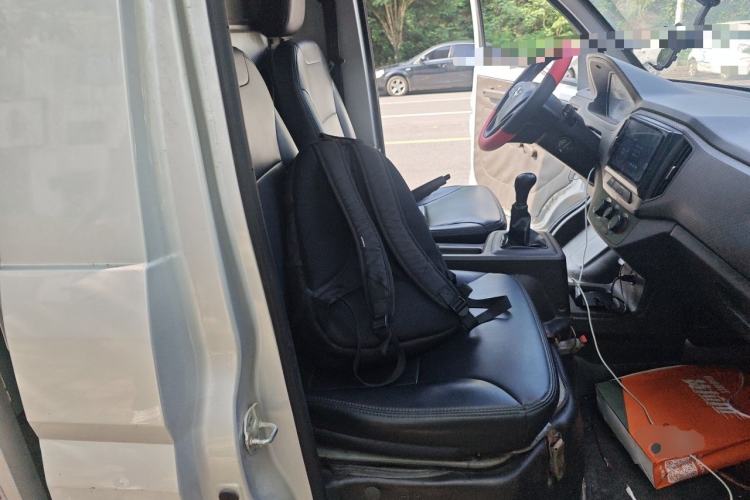 Used Wuling Rongguang New Truck 2018 1.5L Single-Row L3C Left Rear Seat