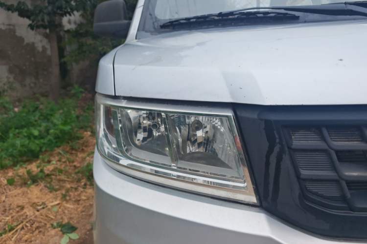 Used Wuling Rongguang New Truck 2018 1.5L Double-Cab L3C Right Front Headlight