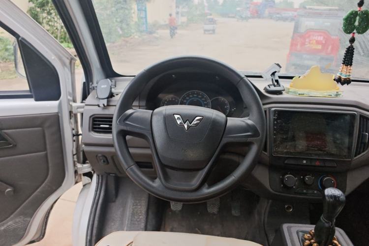 Used Wuling Rongguang New Truck 2018 1.5L Double-Cab L3C Steering Wheel