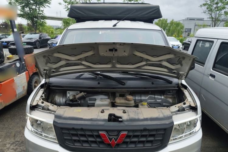 Used Wuling Rongguang New Truck 2019 1.8L Double-Cab China VI Standard LJ479Q6 Engine Bay