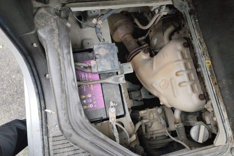 Used Wuling Rongguang New Truck 2019 1.8L Double-Cab China VI Standard LJ479Q6 Engine Bay Right
