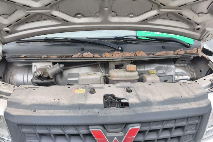 Used Wuling Rongguang New Truck 2019 1.8L Single-Row China VI LJ479Q6 Engine Bay