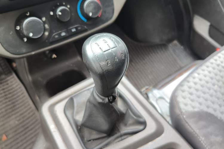 Used Wuling Rongguang New Truck 2019 1.8L Single-Row China VI LJ479Q6 Gear Lever