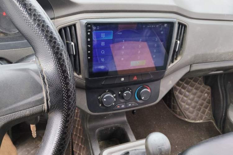 Used Wuling Rongguang New Truck 2019 1.5L Double-Cab China VI L3C Audio And AC Panel