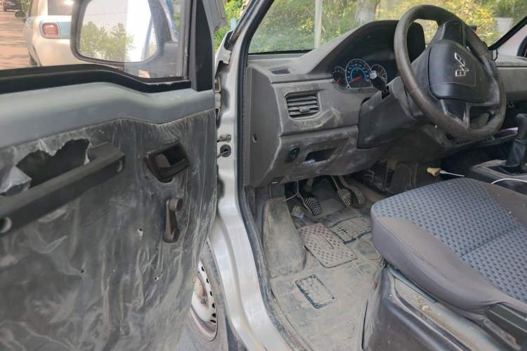 Used Wuling Rongguang New Truck 2019 1.5L Double-Cab L3C Driver Seat