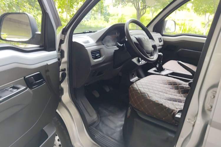 Used Wuling Rongguang New Truck 2019 1.8L Double-Cab China VI Standard LJ479Q6 Driver Seat