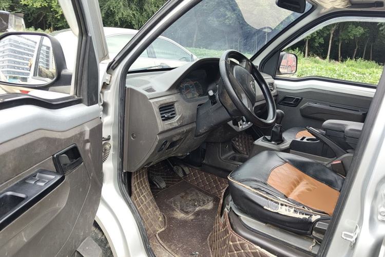 Used Wuling Rongguang New Truck 2019 1.5L Double-Cab China VI L3C Driver Seat