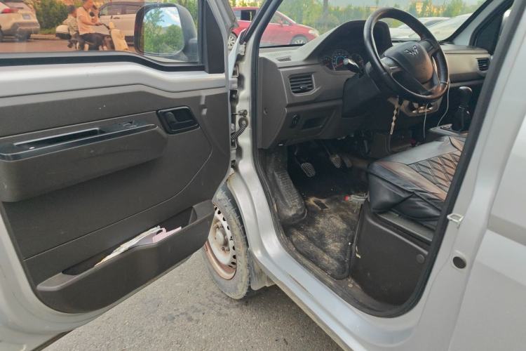 Used Wuling Rongguang New Truck 2019 1.5L Single-Row China VI L3C Driver Seat