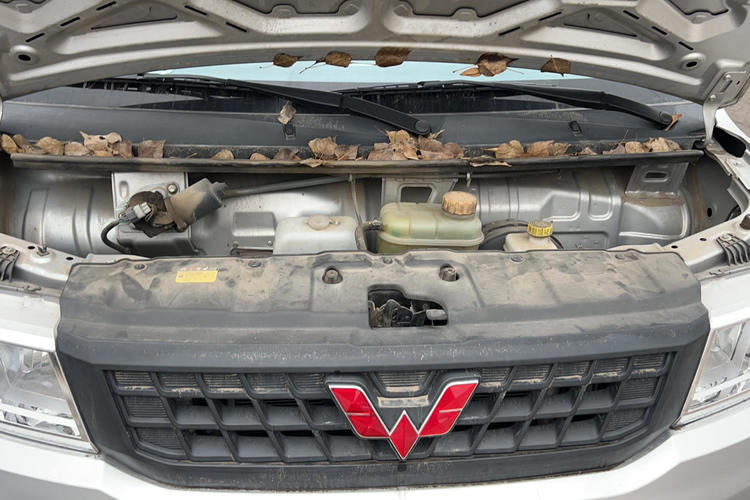 Used Wuling Rongguang New Truck 2019 1.5L Double-Cab China VI L3C Engine Bay
