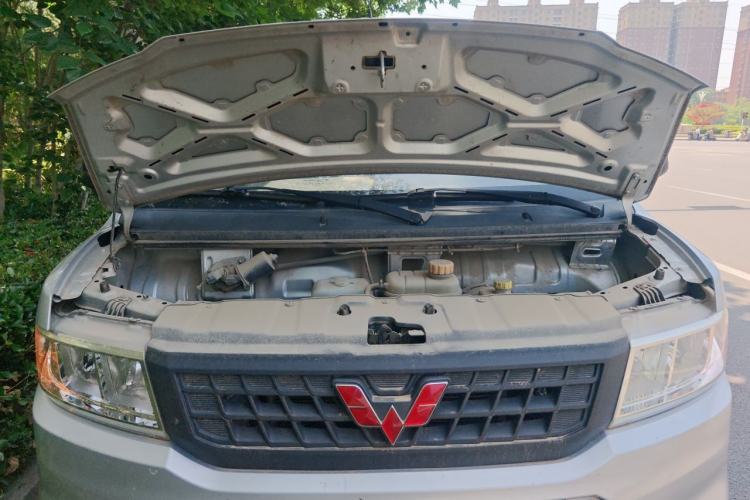 Used Wuling Rongguang New Truck 2019 1.5L Double-Cab L3C Engine Bay