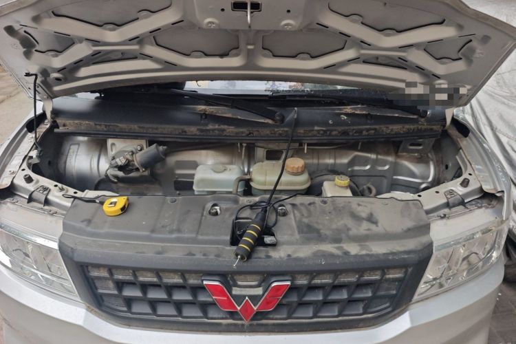 Used Wuling Rongguang New Truck 2019 1.5L Single-Row China VI L3C Engine Bay
