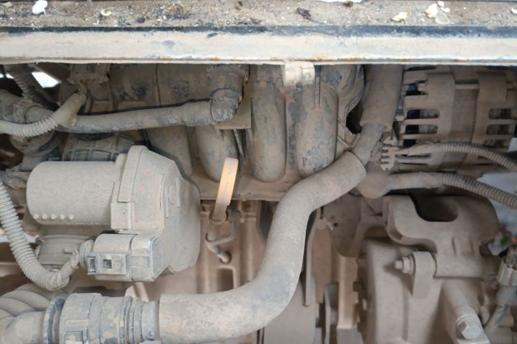 Used Wuling Rongguang New Truck 2019 1.5L Double-Cab China VI L3C Engine Bay