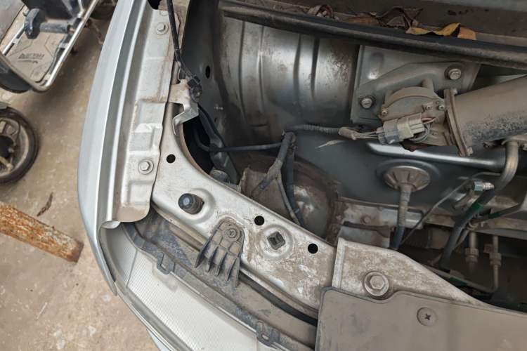Used Wuling Rongguang New Truck 2019 1.8L Single-Row China VI LJ479Q6 Engine Bay Right