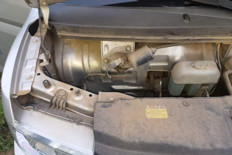 Used Wuling Rongguang New Truck 2019 1.8L Double-Cab China VI Standard LJ479Q6 Engine Bay Right