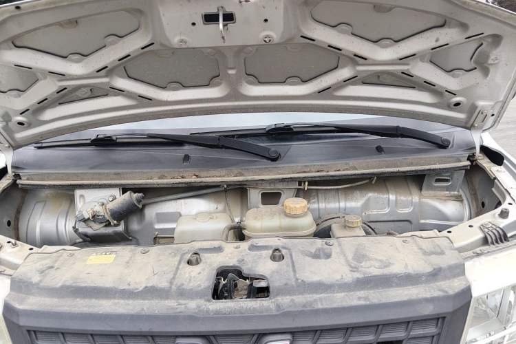 Used Wuling Rongguang New Truck 2019 1.5L Double-Cab China VI L3C Engine Bay