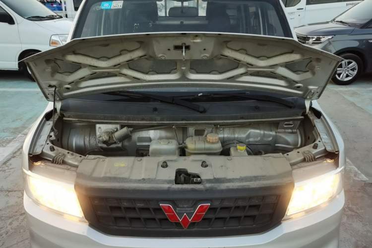 Used Wuling Rongguang New Truck 2019 1.8L Double-Cab China VI Standard LJ479Q6 Engine Bay