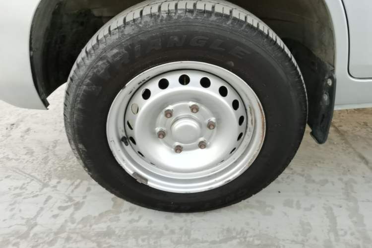 Used Wuling Rongguang New Truck 2019 1.8L Double-Cab China VI Standard LJ479Q6 Exterior 4