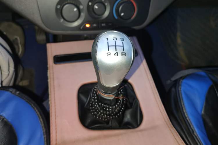 Used Wuling Rongguang New Truck 2019 1.8L Double-Cab China VI Standard LJ479Q6 Gear Lever