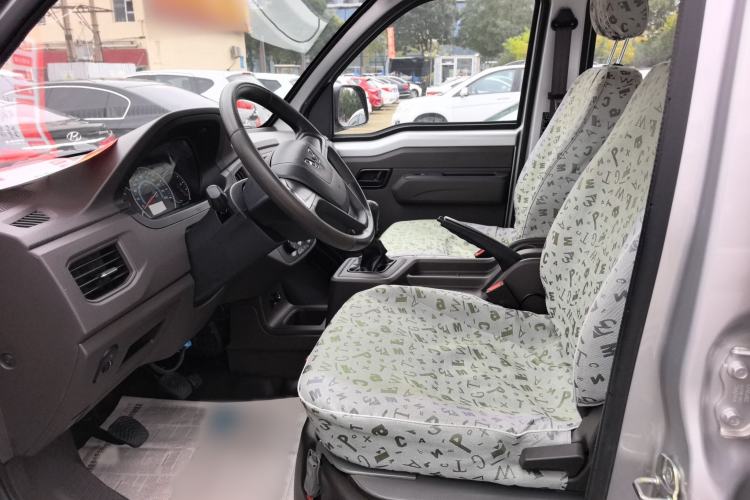 Used Wuling Rongguang New Truck 2019 1.5L Double-Cab China VI L3C Interior 3