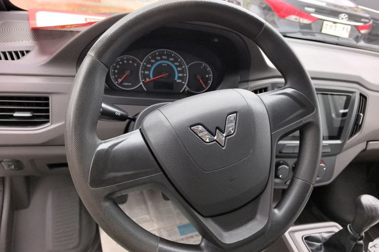 Used Wuling Rongguang New Truck 2019 1.5L Double-Cab China VI L3C Interior 4