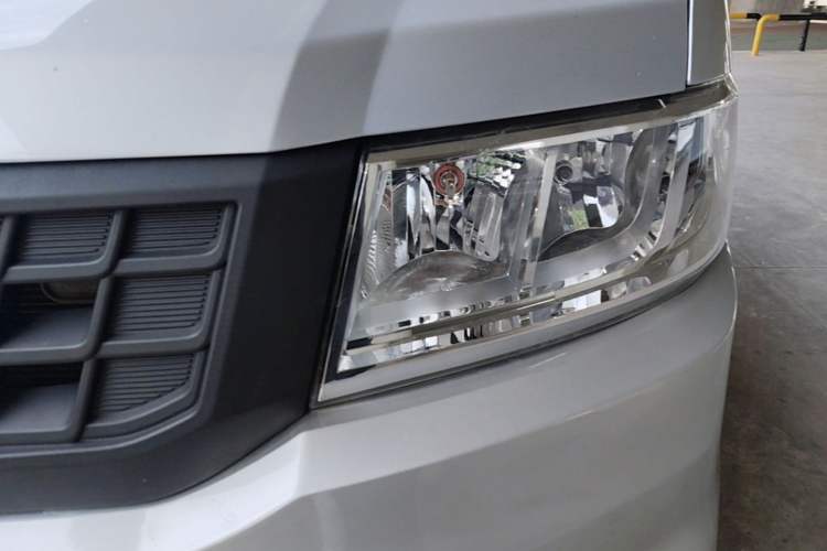 Used Wuling Rongguang New Truck 2019 1.8L Double-Cab China VI Standard LJ479Q6 Left Front Headlight