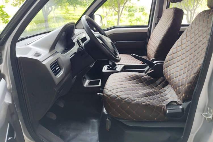 Used Wuling Rongguang New Truck 2019 1.8L Double-Cab China VI Standard LJ479Q6 Left Front Seat