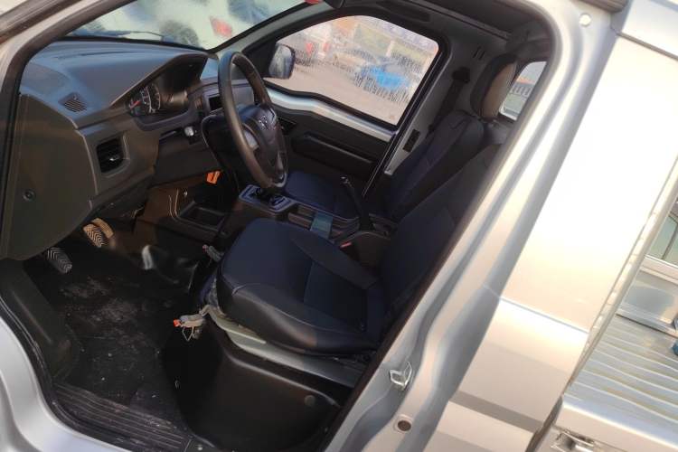 Used Wuling Rongguang New Truck 2019 1.8L Single-Row China VI LJ479Q6 Left Front Seat