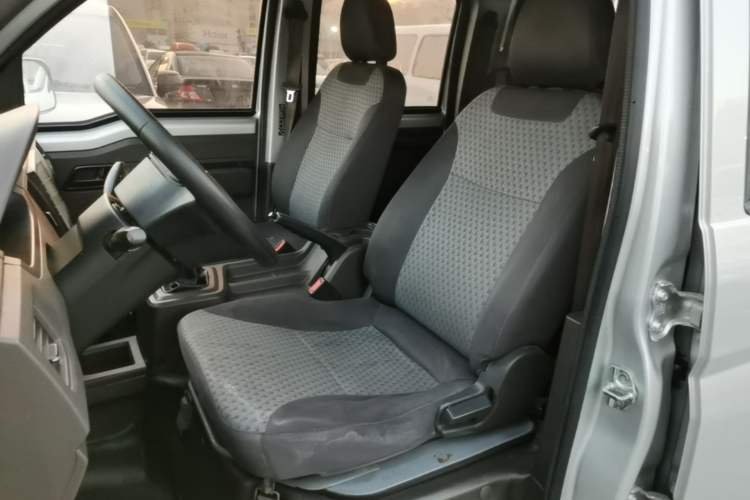 Used Wuling Rongguang New Truck 2019 1.8L Double-Cab China VI Standard LJ479Q6 Left Front Seat