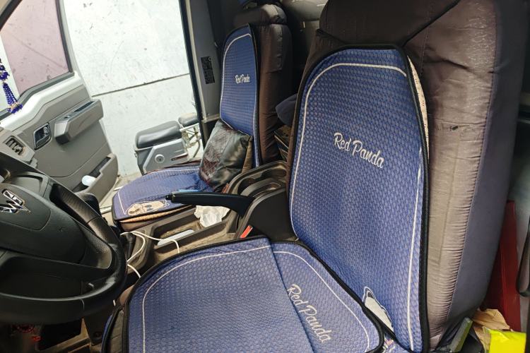 Used Wuling Rongguang New Truck 2019 1.8L Single-Row China VI LJ479Q6 Left Rear Seat