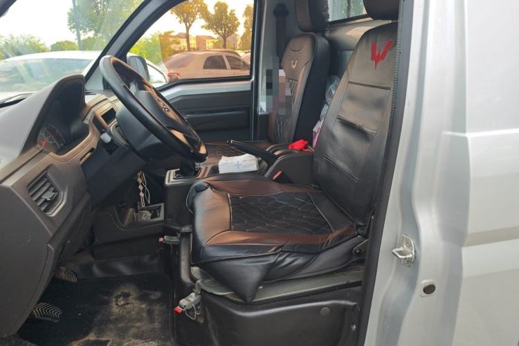 Used Wuling Rongguang New Truck 2019 1.5L Single-Row China VI L3C Left Rear Seat