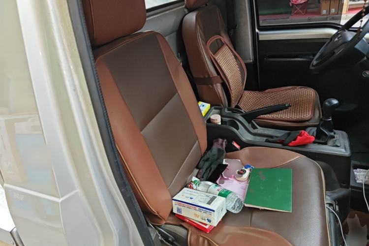 Used Wuling Rongguang New Truck 2019 1.5L Single-Row China VI L3C Left Rear Seat