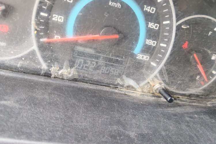 Used Wuling Rongguang New Truck 2019 1.5L Double-Cab China VI L3C Odometer Close Up