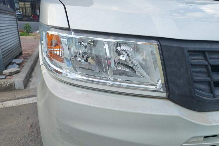 Used Wuling Rongguang New Truck 2019 1.5L Single-Row China VI L3C Right Front Headlight