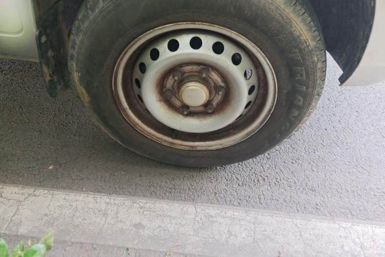 Used Wuling Rongguang New Truck 2019 1.5L Double-Cab L3C Right Front Wheel Hub